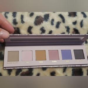 New in Box Dominique Cosmetics Sweater weather Pallete